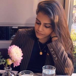 Meet your Posher, Faaria